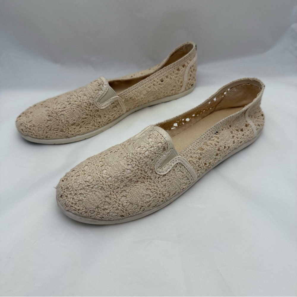 Cream Crochet Slip-On Flats Boho Grandmacore VTG Inspired Size 9.5 Airwalk 🧡 - Picture 2 of 10